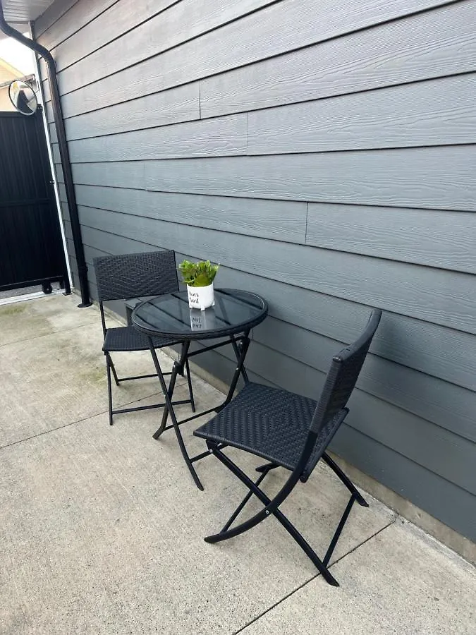 Holiday home Family-Friendly, 3 Bed House - Private Backyard-Central Location Vancouver