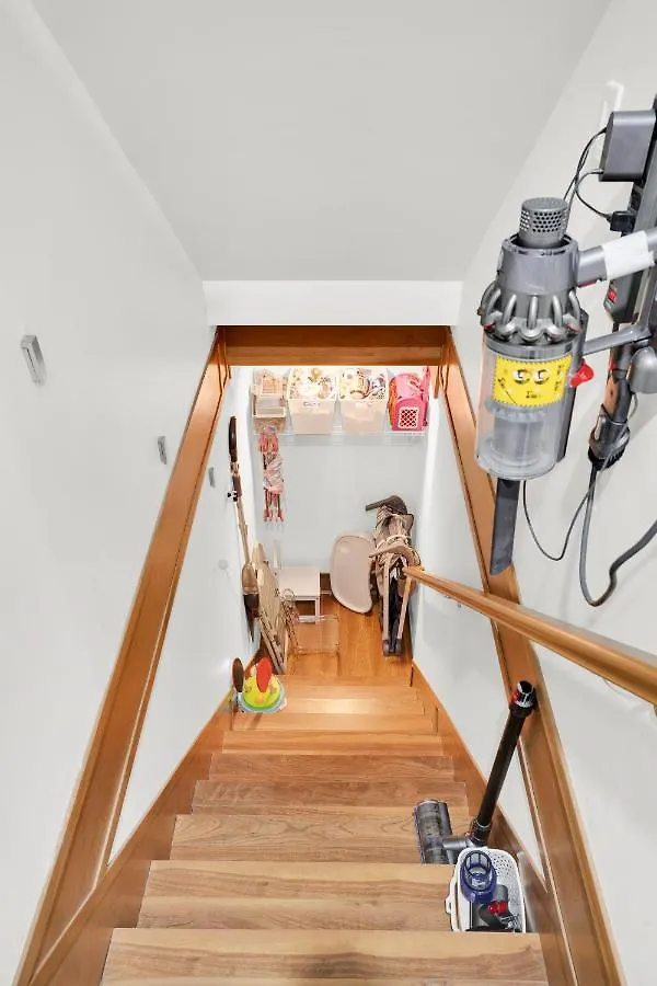 Holiday home Family-Friendly, 3 Bed House - Private Backyard-Central Location Vancouver
