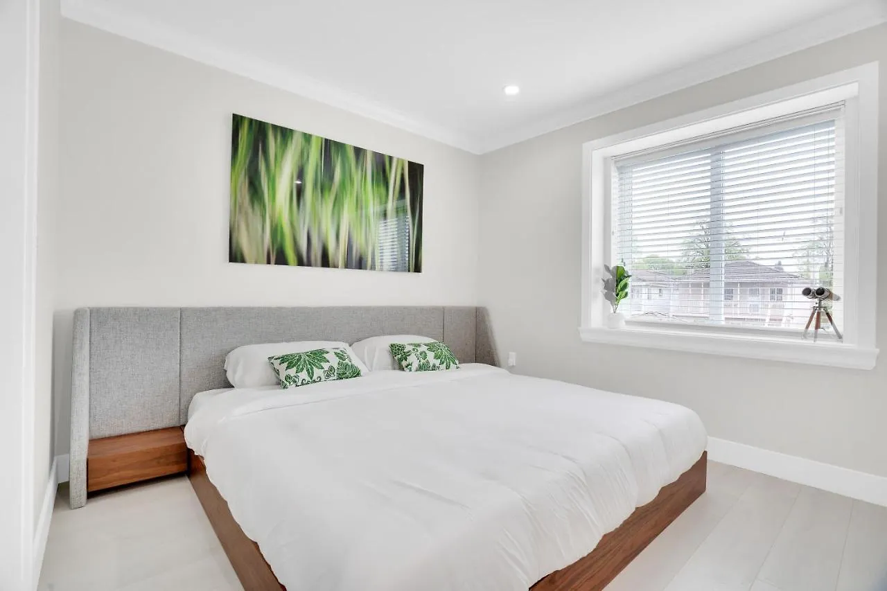 Ferienhaus Family-Friendly, 3 Bed House - Private Backyard-Central Location Vancouver Kanada