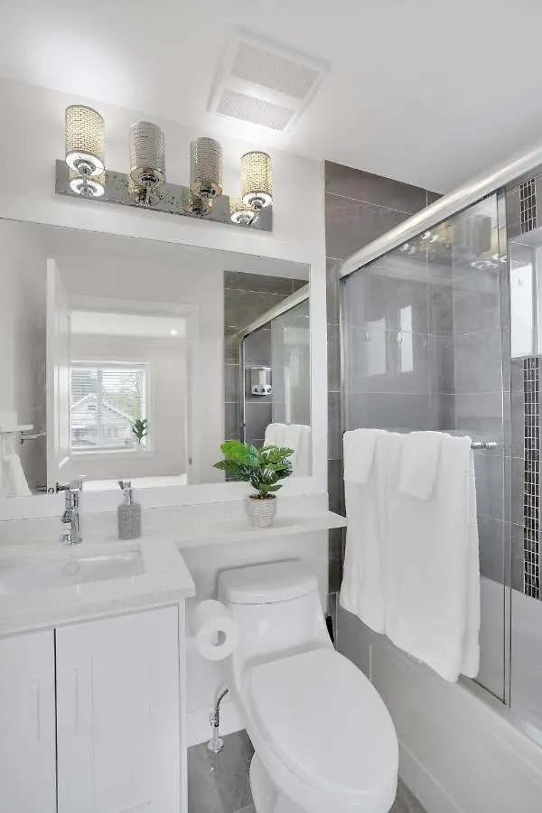 Family-Friendly, 3 Bed House - Private Backyard-Central Location Vancouver